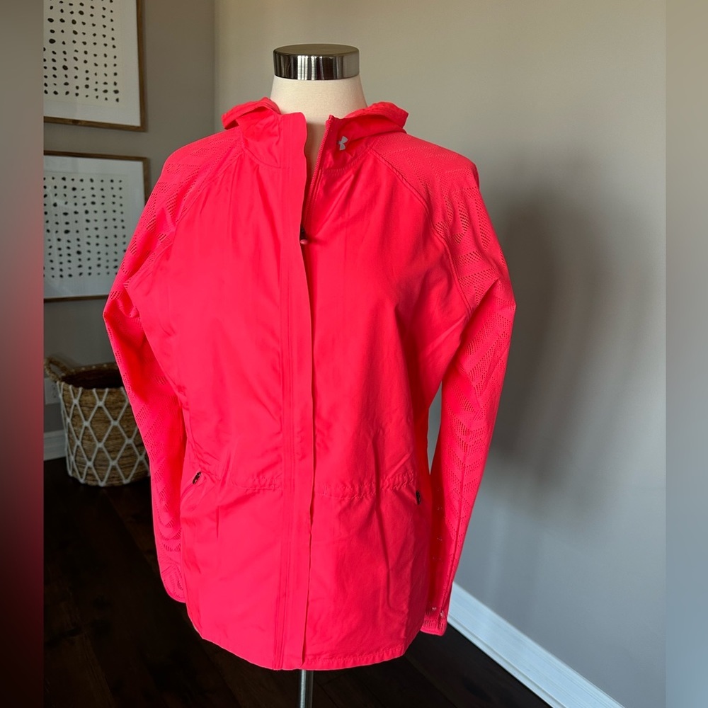 Under Armour Vent HeatGear Hooded Running Jacket Bright Pink Women's Large NWTs - Picture 1 of 13